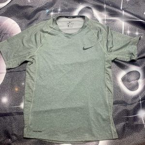 Nike Pro Dri-fit Short sleeve shirt size Large